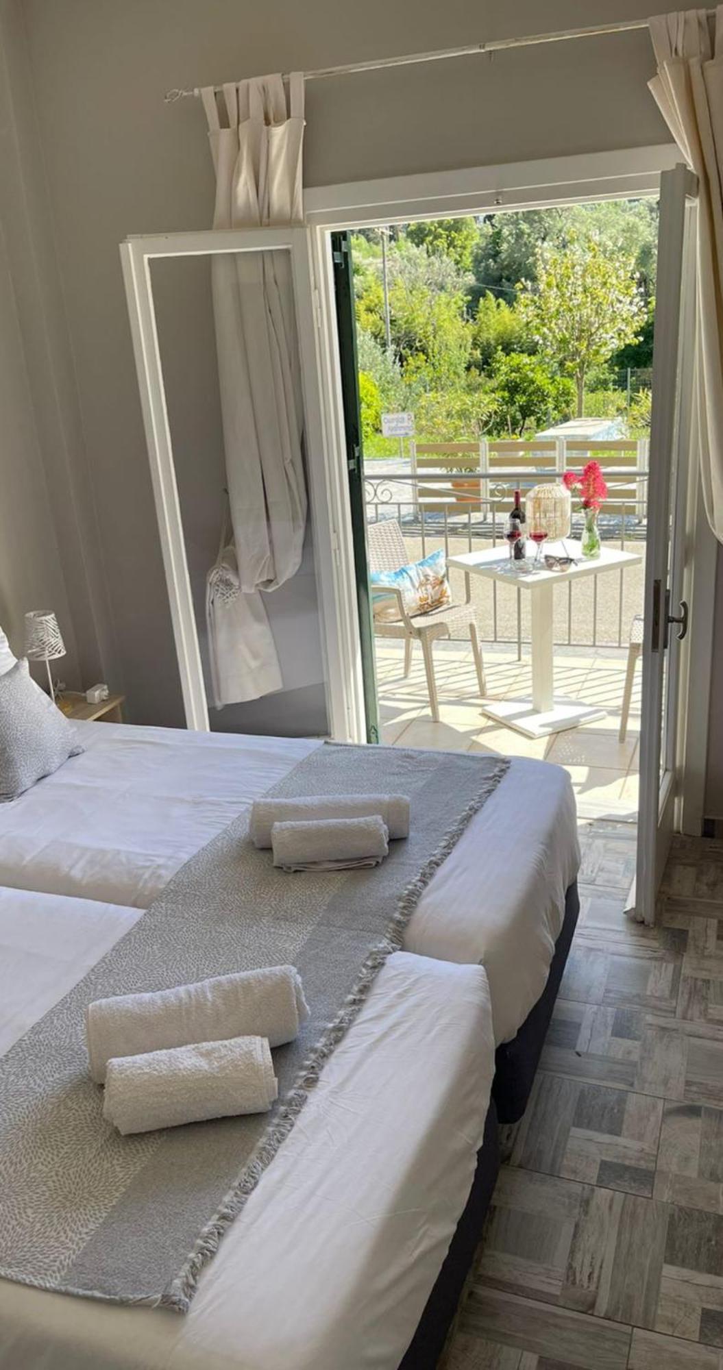 Georgia'S Apartments, Ipsos Corfu Ngoại thất bức ảnh